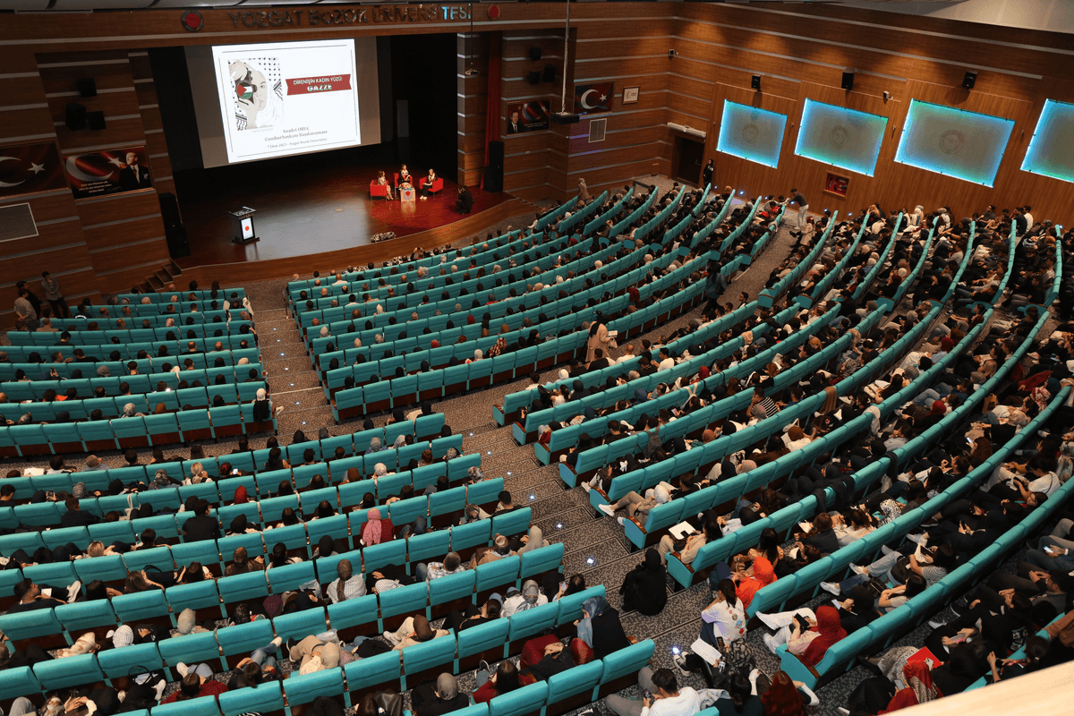 Gazze'deki İnsani Kriz ve Kadınların Mücadelesi Paneli