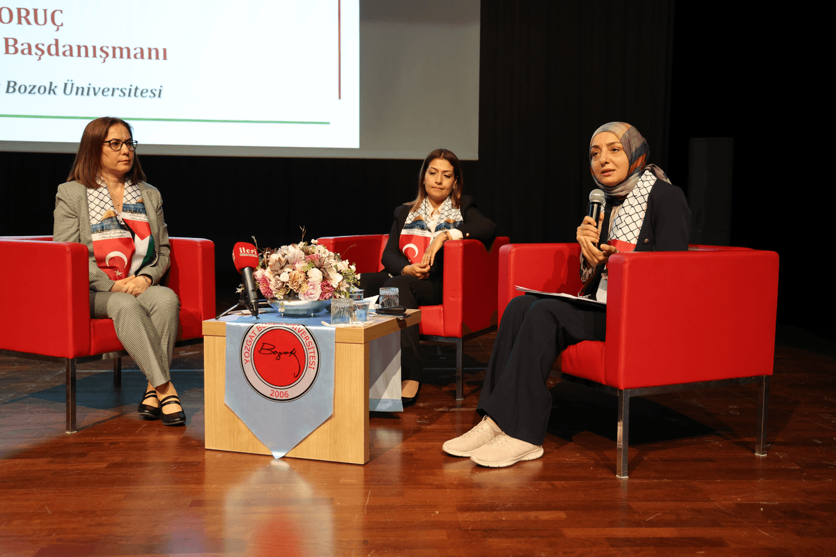 Gazze'deki İnsani Kriz ve Kadınların Mücadelesi Paneli
