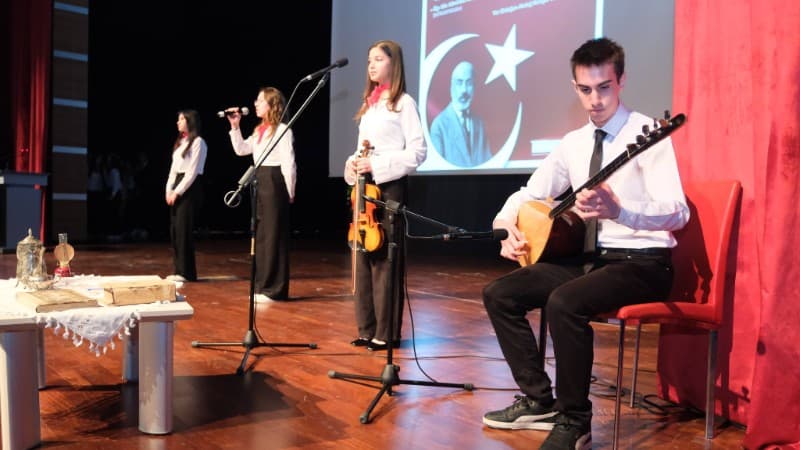 Yozgat'ta İstiklal Marşı'nın 105. Yılı: Oratoryo Sahnelendi, Panel Yapıldı