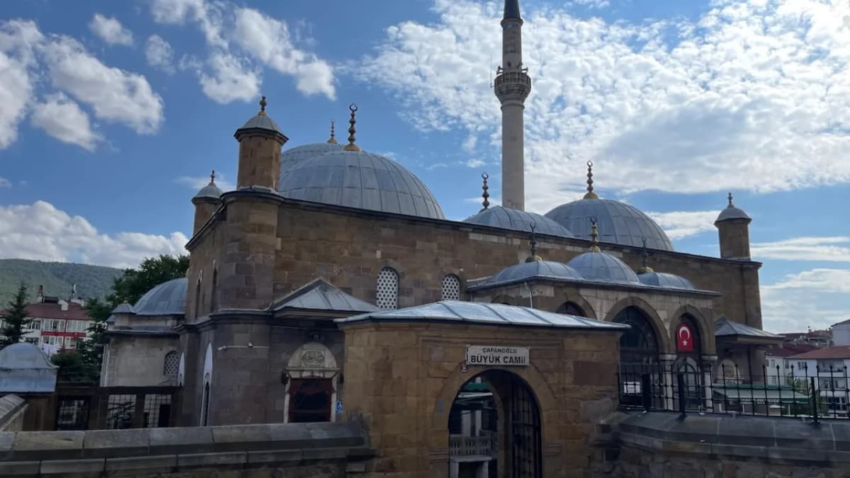 Çapanoğlu Camii: Yozgat'ın Taş Belleği