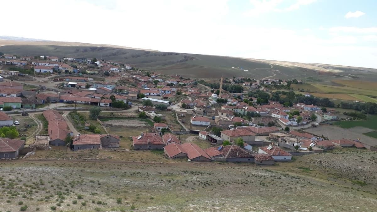 Yenifakılı: Toprak Altında Şehir, Üstünde Hububat