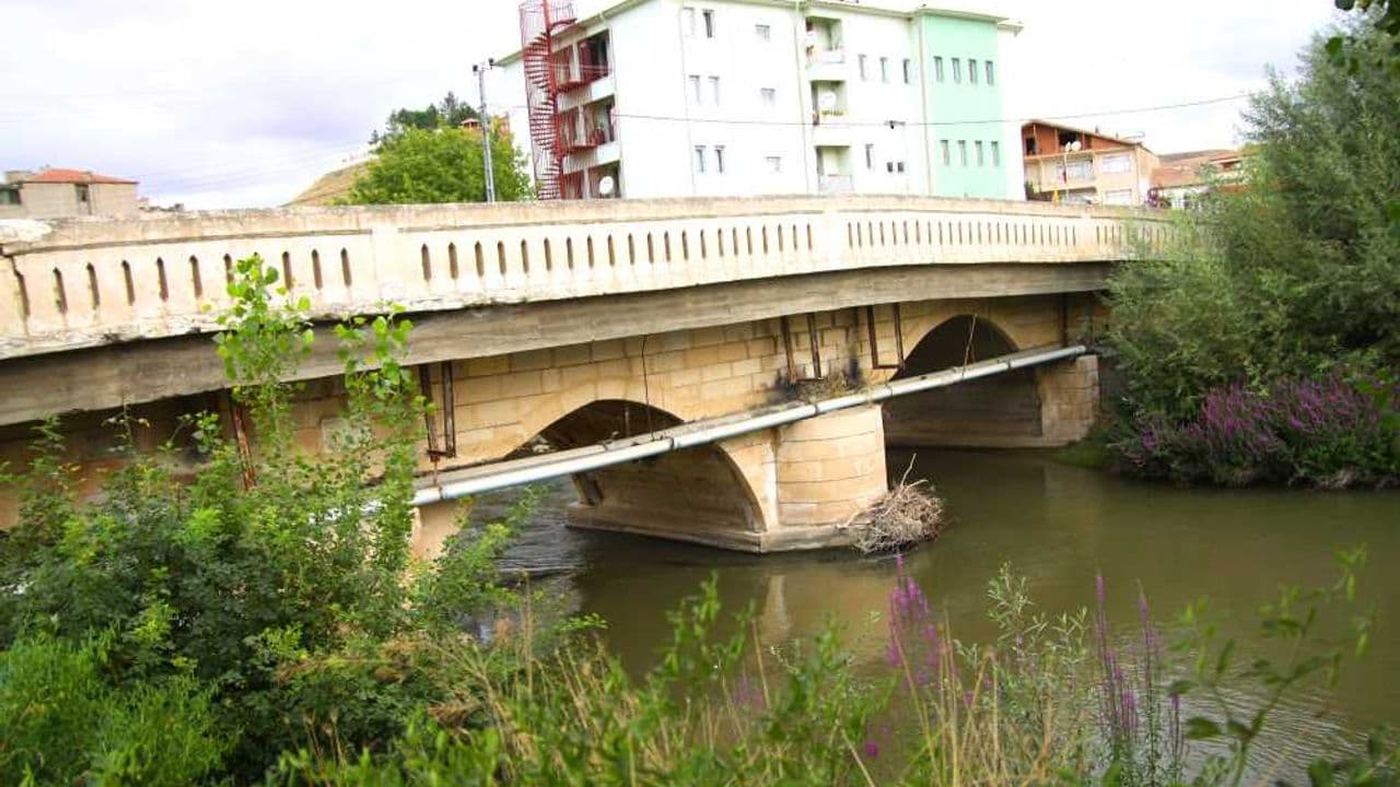 Şefaatli: Karanlık Dere'nin Derinliklerinde Saklı Bir İlçe